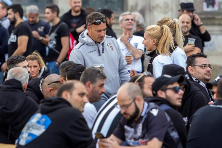 Libercem prošlo pět stovek řeckých fanoušků