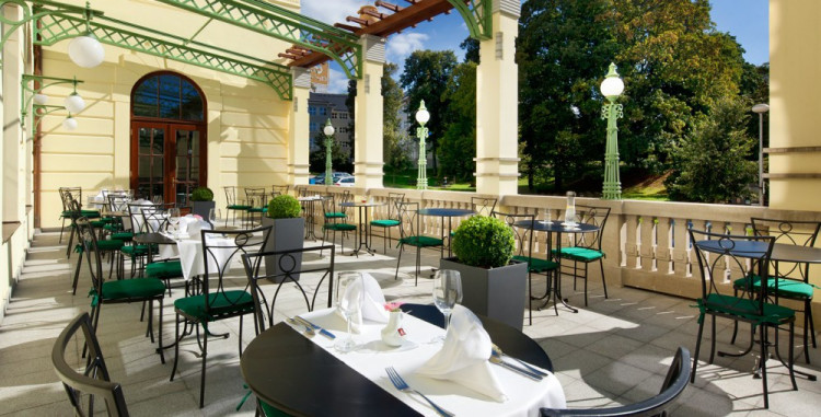 Hotel Zlatý Lev vypadá jako před 110 lety