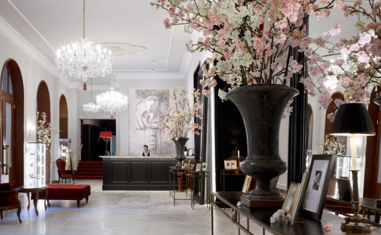 Hotel Zlatý Lev vypadá jako před 110 lety