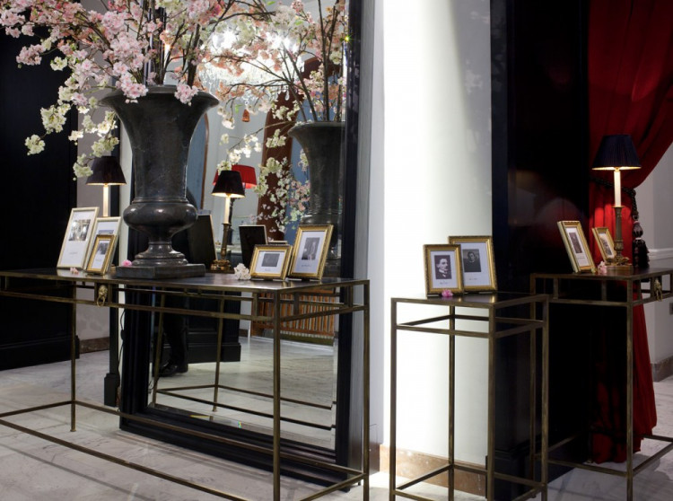 Hotel Zlatý Lev vypadá jako před 110 lety