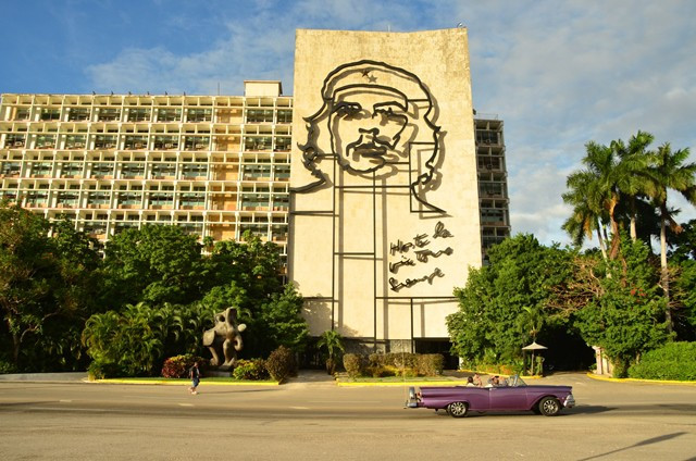 Z KANCLU KOLEM SVĚTA aneb Stop otlačeným zadkům!