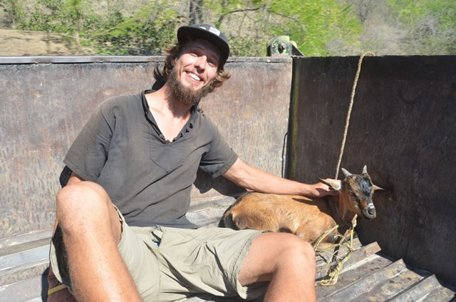 Z KANCLU KOLEM SVĚTA aneb Stop otlačeným zadkům!