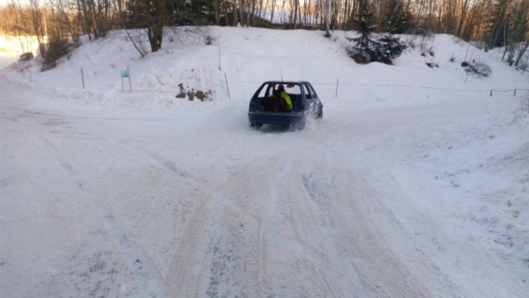 Sněžná rally v Pístově u Jihlavy