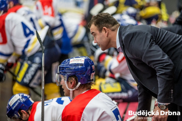 Motor porazil Ústí a v první třetině hrál ve speciálních dresech