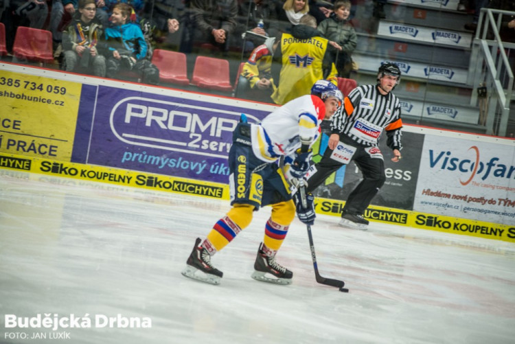 Motor porazil Ústí a v první třetině hrál ve speciálních dresech