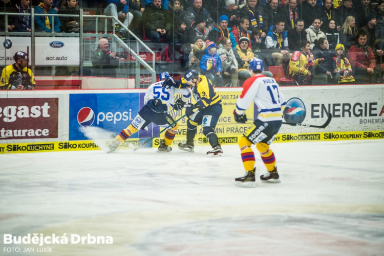 Motor porazil Ústí a v první třetině hrál ve speciálních dresech