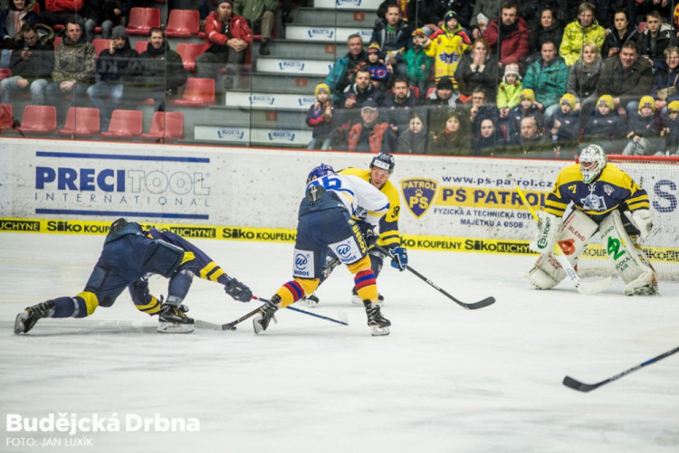 Motor porazil Ústí a v první třetině hrál ve speciálních dresech