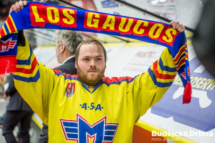 Motor porazil Ústí a v první třetině hrál ve speciálních dresech