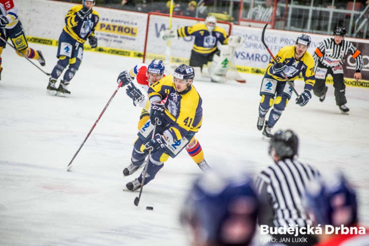 Motor porazil Ústí a v první třetině hrál ve speciálních dresech