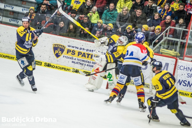 Motor porazil Ústí a v první třetině hrál ve speciálních dresech