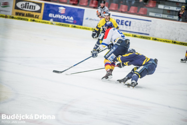 Motor porazil Ústí a v první třetině hrál ve speciálních dresech