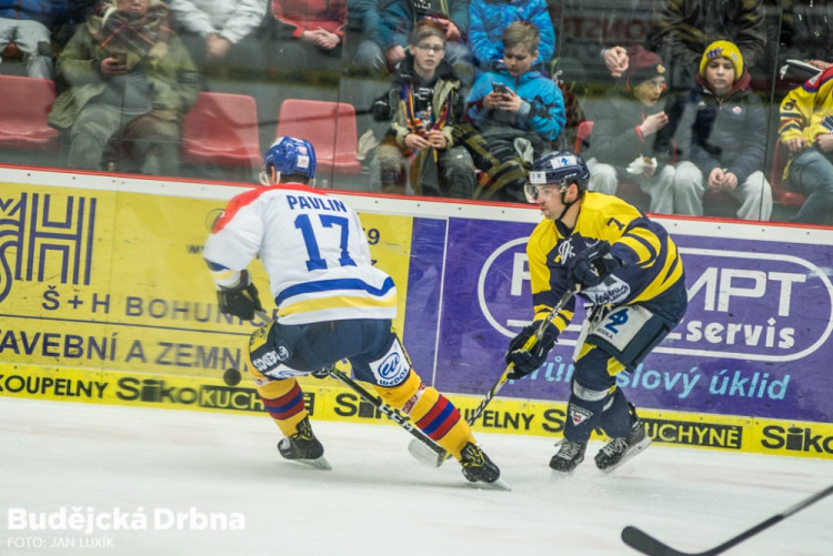Motor porazil Ústí a v první třetině hrál ve speciálních dresech