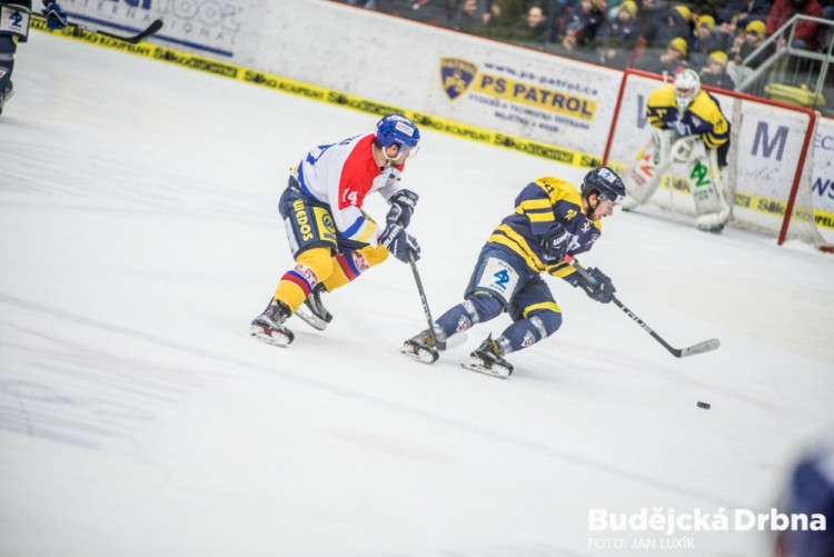 Motor porazil Ústí a v první třetině hrál ve speciálních dresech