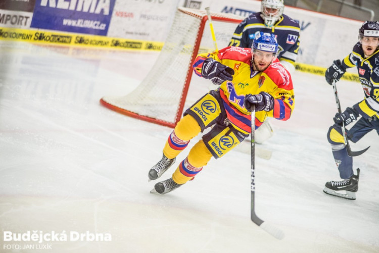 Motor porazil Ústí a v první třetině hrál ve speciálních dresech