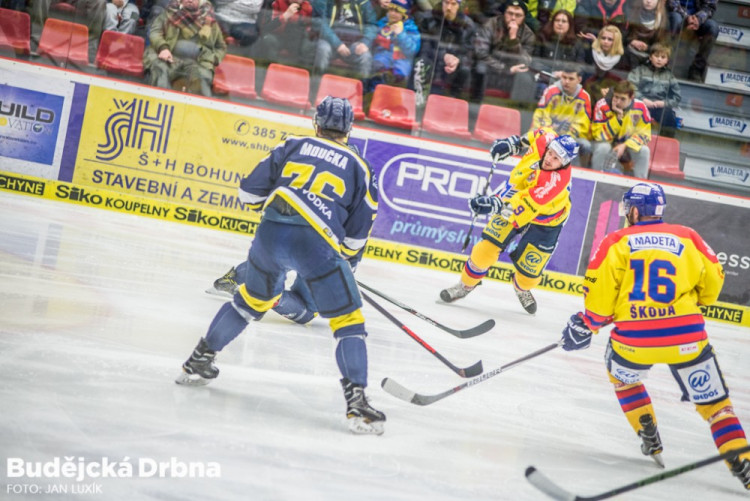 Motor porazil Ústí a v první třetině hrál ve speciálních dresech