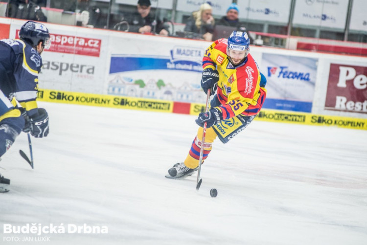 Motor porazil Ústí a v první třetině hrál ve speciálních dresech