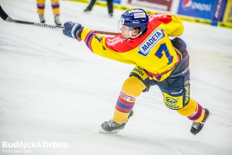 Motor porazil Ústí a v první třetině hrál ve speciálních dresech