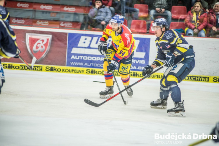 Motor porazil Ústí a v první třetině hrál ve speciálních dresech