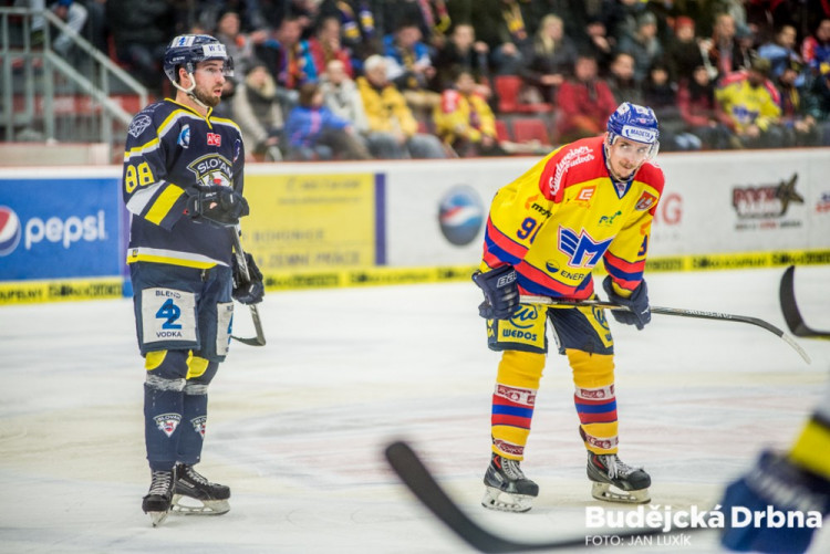 Motor porazil Ústí a v první třetině hrál ve speciálních dresech