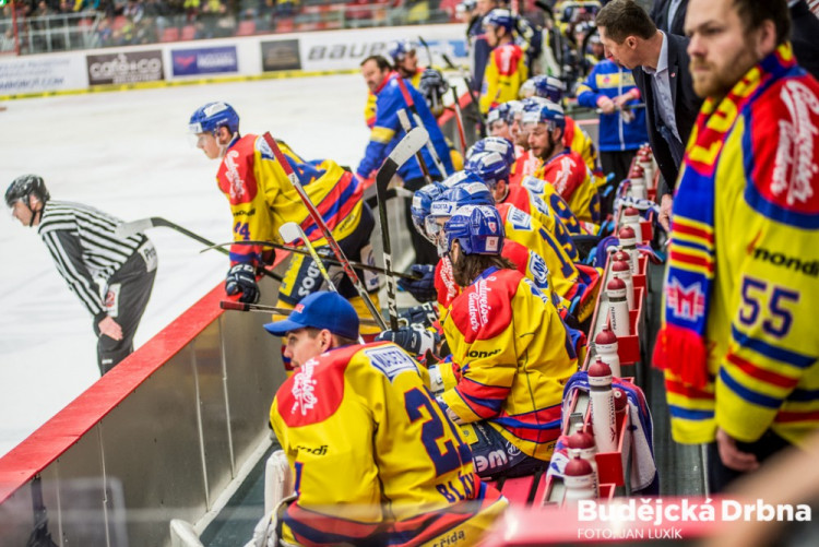 Motor porazil Ústí a v první třetině hrál ve speciálních dresech