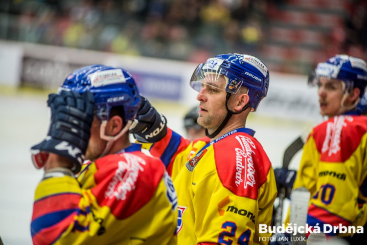 Motor porazil Ústí a v první třetině hrál ve speciálních dresech