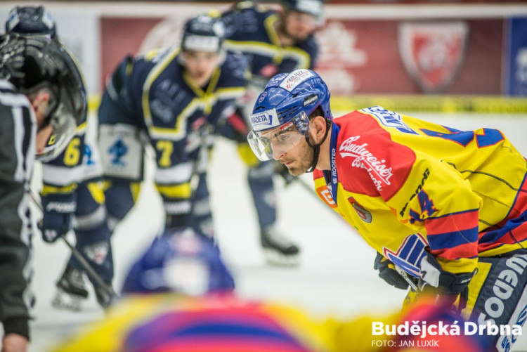 Motor porazil Ústí a v první třetině hrál ve speciálních dresech
