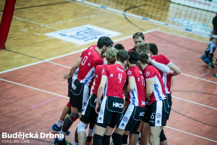 Po hokeji se zaplnila hala při šlágru Jihostroj - Liberec