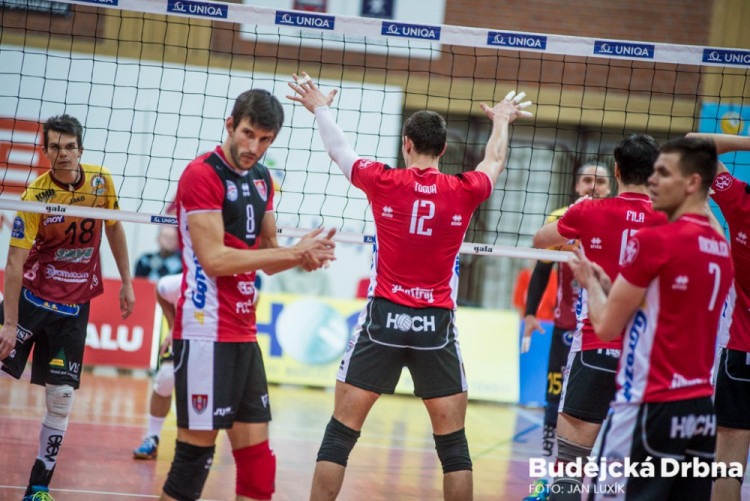 Po hokeji se zaplnila hala při šlágru Jihostroj - Liberec