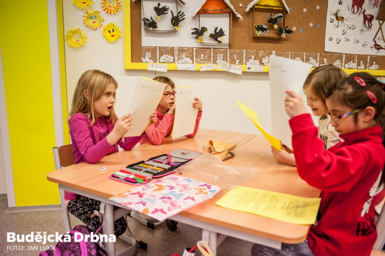 Předávání pololetního vysvědčení na ZŠ E. Destinové