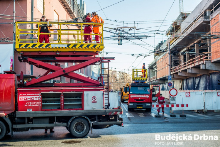 Stavba IGY uzavřela Pekárenskou ulici