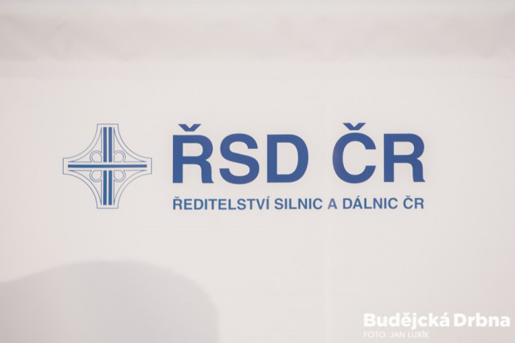 Zahájení výstavby nového úseku dálnice D3 mezi Ševětínem a Borkem.