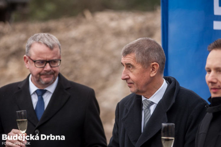 Zahájení výstavby nového úseku dálnice D3 mezi Ševětínem a Borkem.