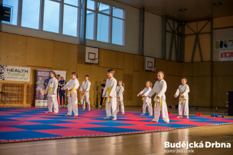 Exhibice TJ Karate České Budějovice a vyhlášení nejlepších závodníků za rok 2016