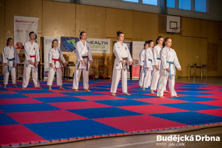 Exhibice TJ Karate České Budějovice a vyhlášení nejlepších závodníků za rok 2016