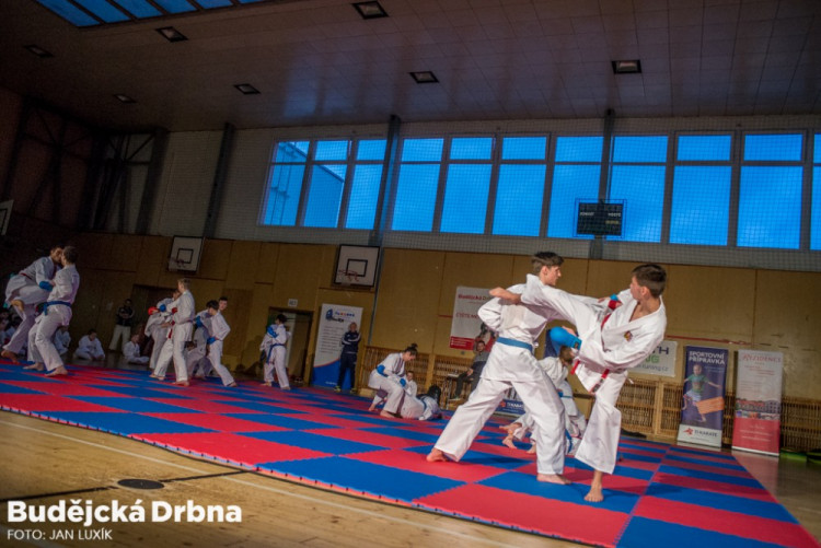 Exhibice TJ Karate České Budějovice a vyhlášení nejlepších závodníků za rok 2016