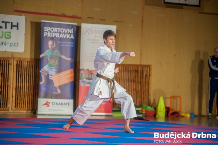 Exhibice TJ Karate České Budějovice a vyhlášení nejlepších závodníků za rok 2016