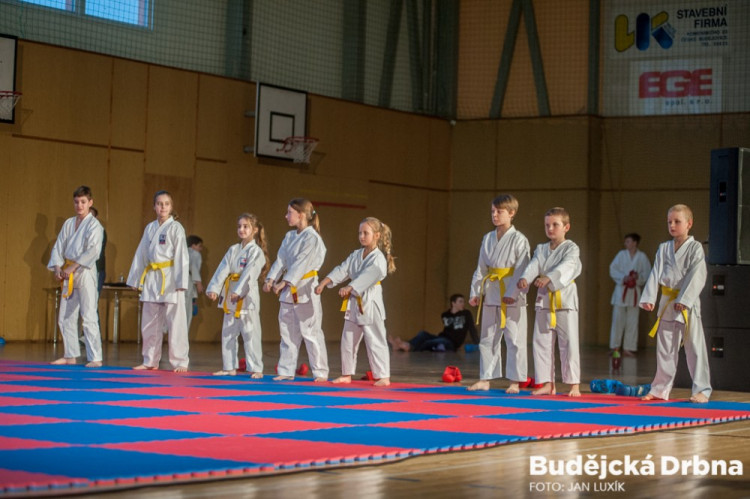 Exhibice TJ Karate České Budějovice a vyhlášení nejlepších závodníků za rok 2016