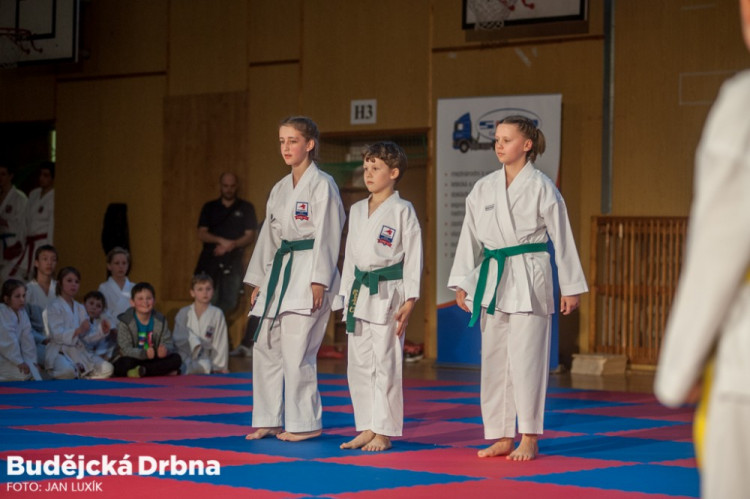 Exhibice TJ Karate České Budějovice a vyhlášení nejlepších závodníků za rok 2016