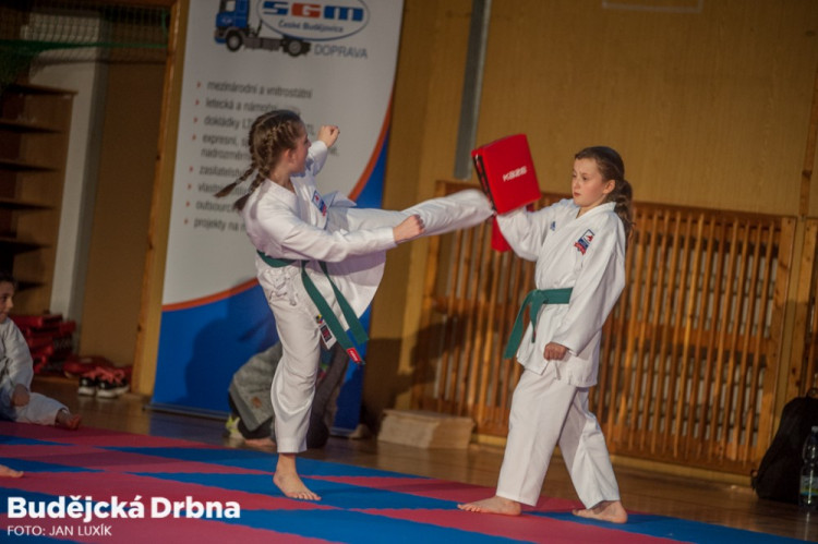 Exhibice TJ Karate České Budějovice a vyhlášení nejlepších závodníků za rok 2016