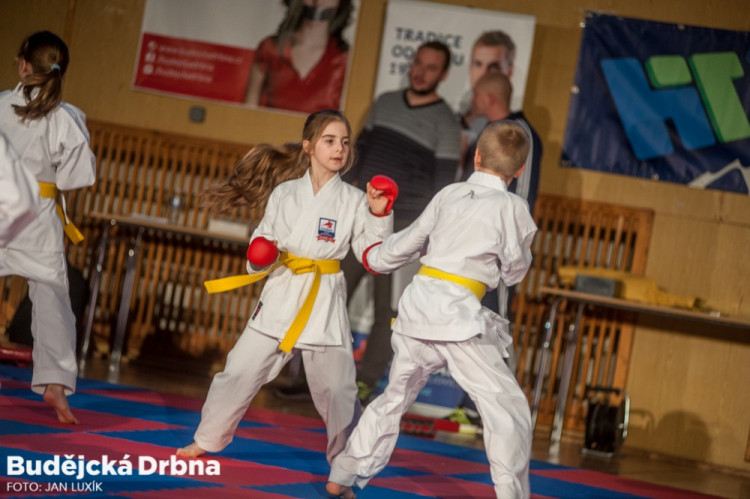 Exhibice TJ Karate České Budějovice a vyhlášení nejlepších závodníků za rok 2016