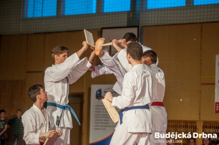 Exhibice TJ Karate České Budějovice a vyhlášení nejlepších závodníků za rok 2016
