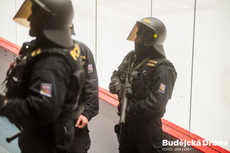 Policejní cvičení v Budvar aréně