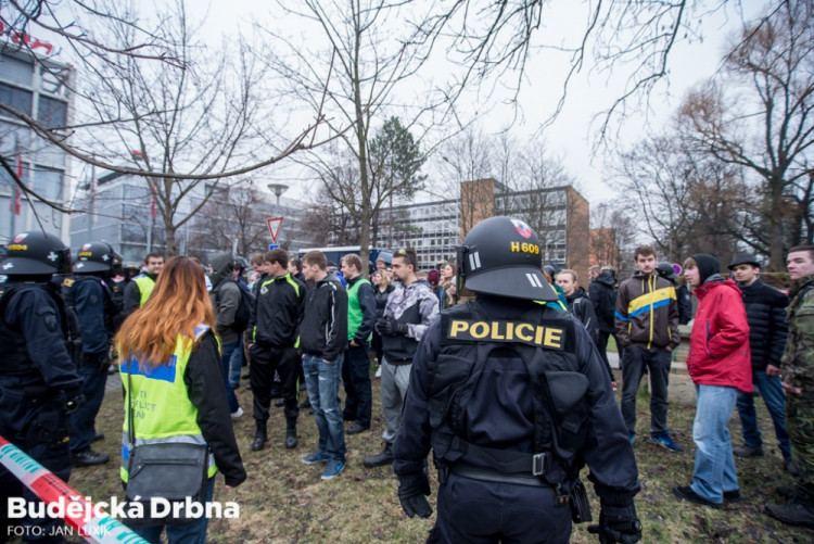Policejní cvičení v Budvar aréně