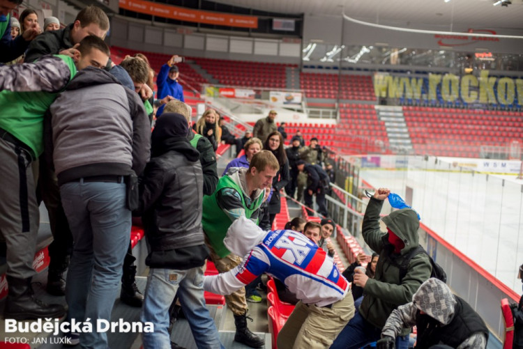 Policejní cvičení v Budvar aréně