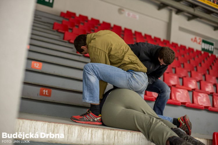 Policejní cvičení v Budvar aréně