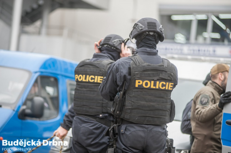 Policejní cvičení v Budvar aréně