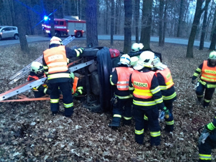 Hasiči cvičně zasahovali u těžké nehody