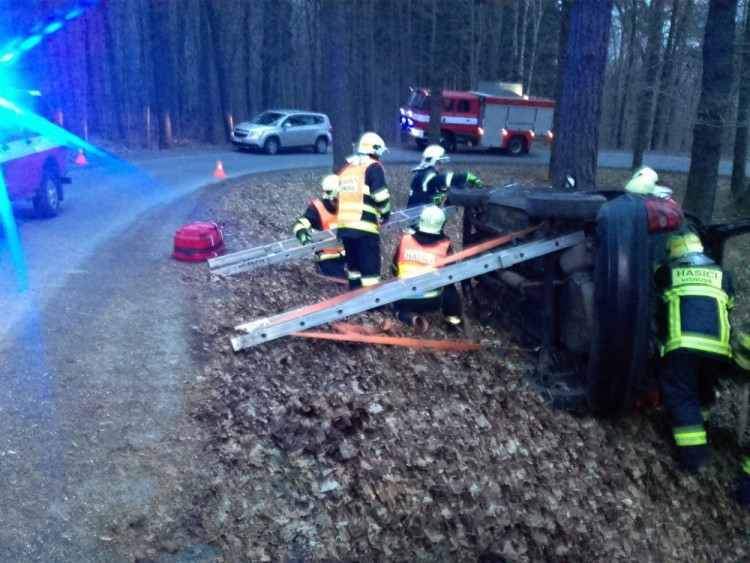 Hasiči cvičně zasahovali u těžké nehody