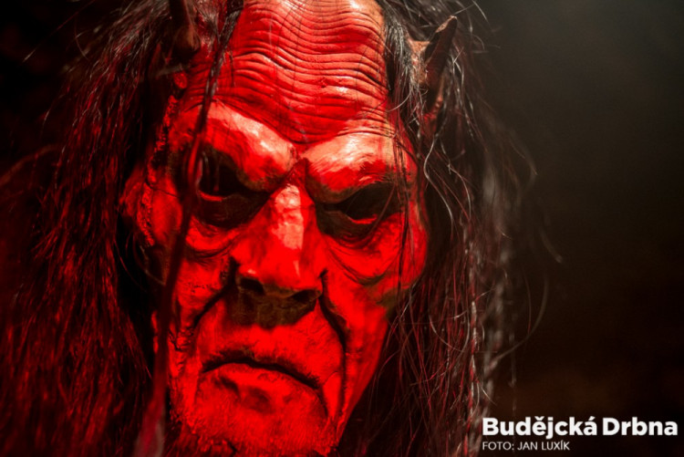 Do Galerie Krampus v Kaplici se opět vrátily alpské démonické bytosti