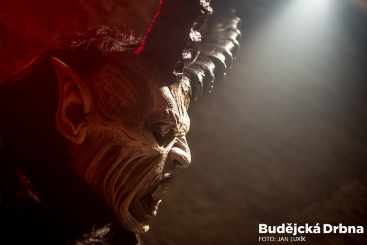 Do Galerie Krampus v Kaplici se opět vrátily alpské démonické bytosti